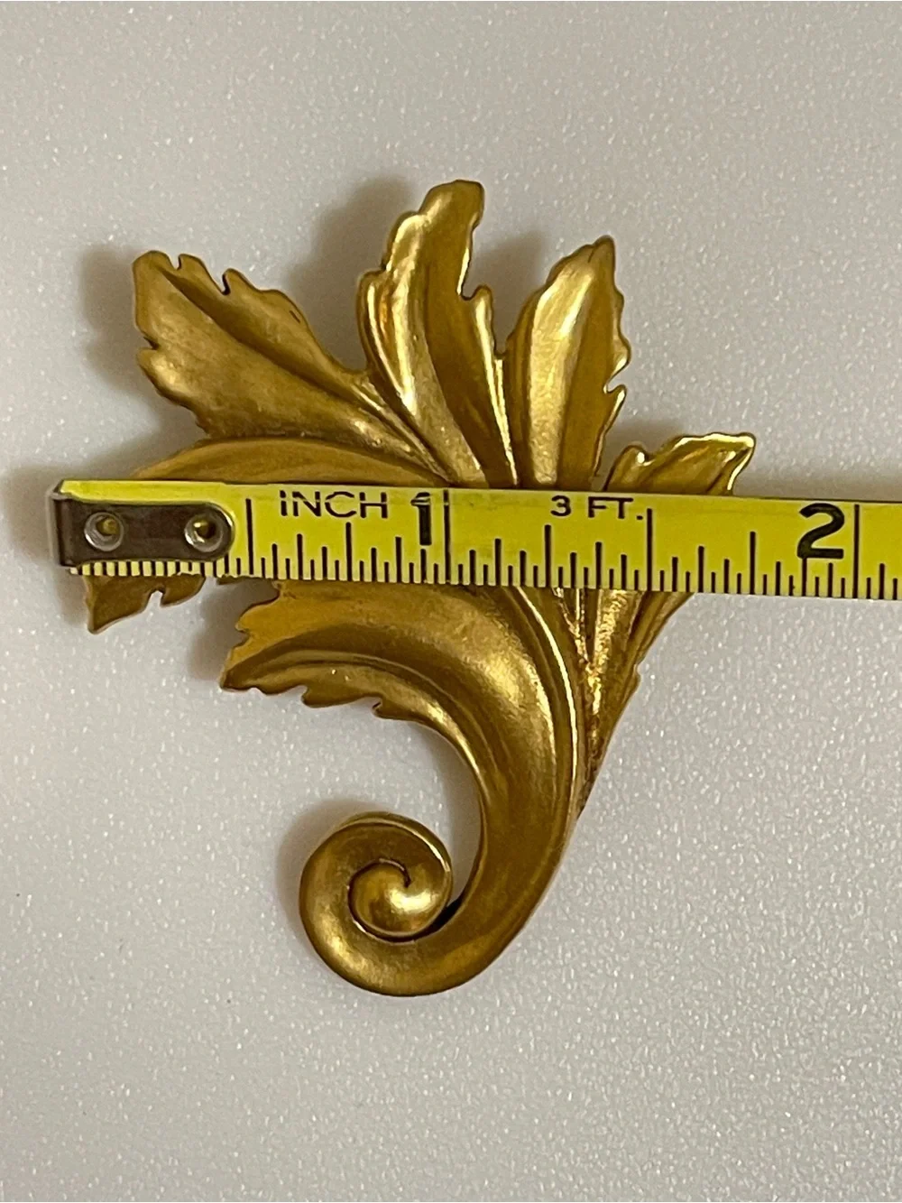 Vintage 1995 MMA Leaf Brooch Satin Gold Tone Metropolitan Museum of Art - Picture 4 of 4